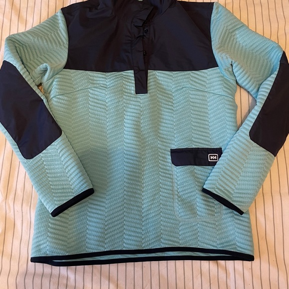 Helly Hansen Light Blue and Navy Quilted Top - Picture 2 of 7